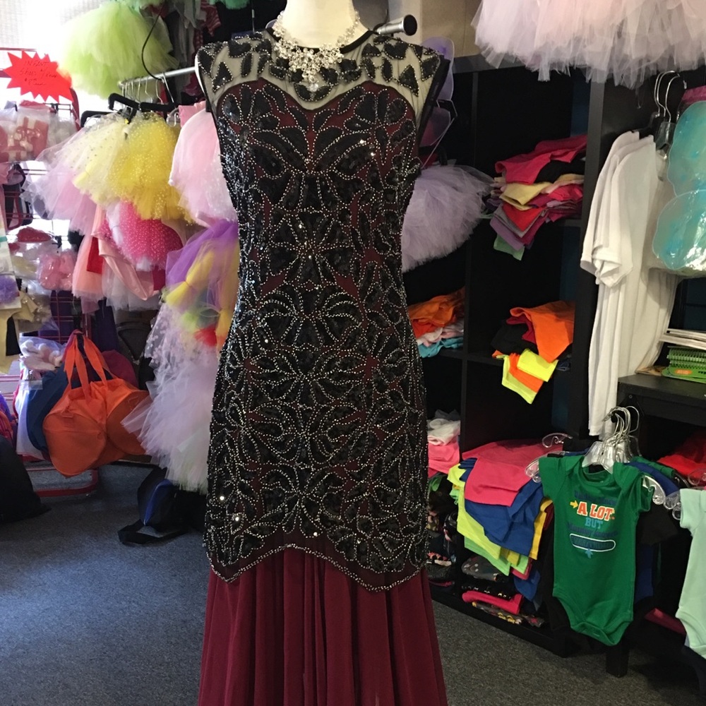 PROM dress Black and burgundy sequins
